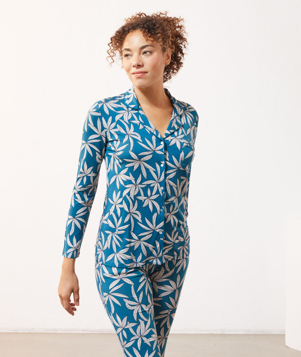 Camisa pijama estampado hojas turquesa.