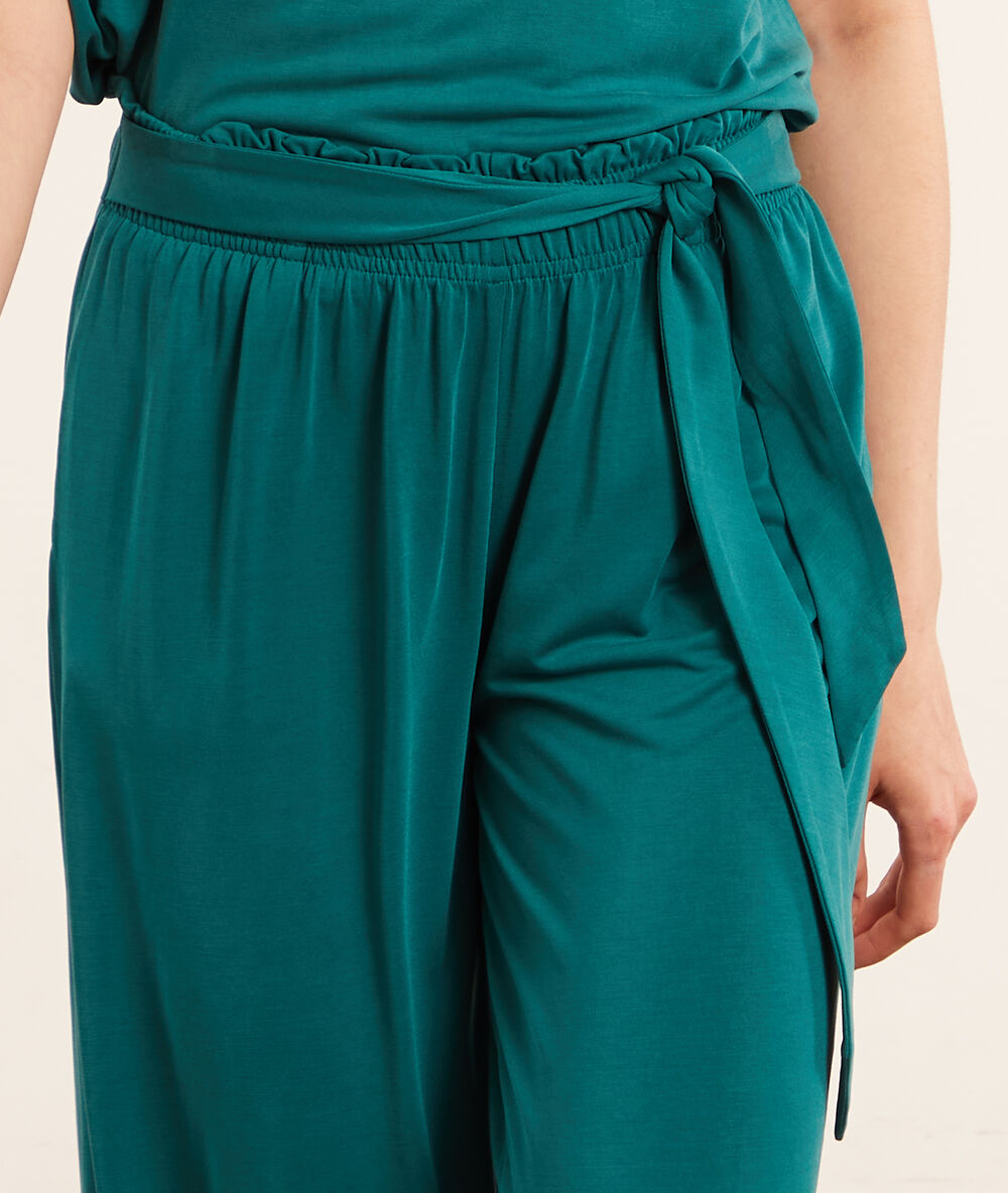 Pantalón pijama liso verde.