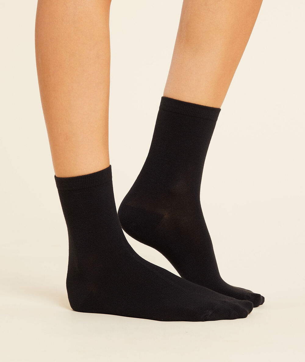 2 pares calcetines lisos negro.