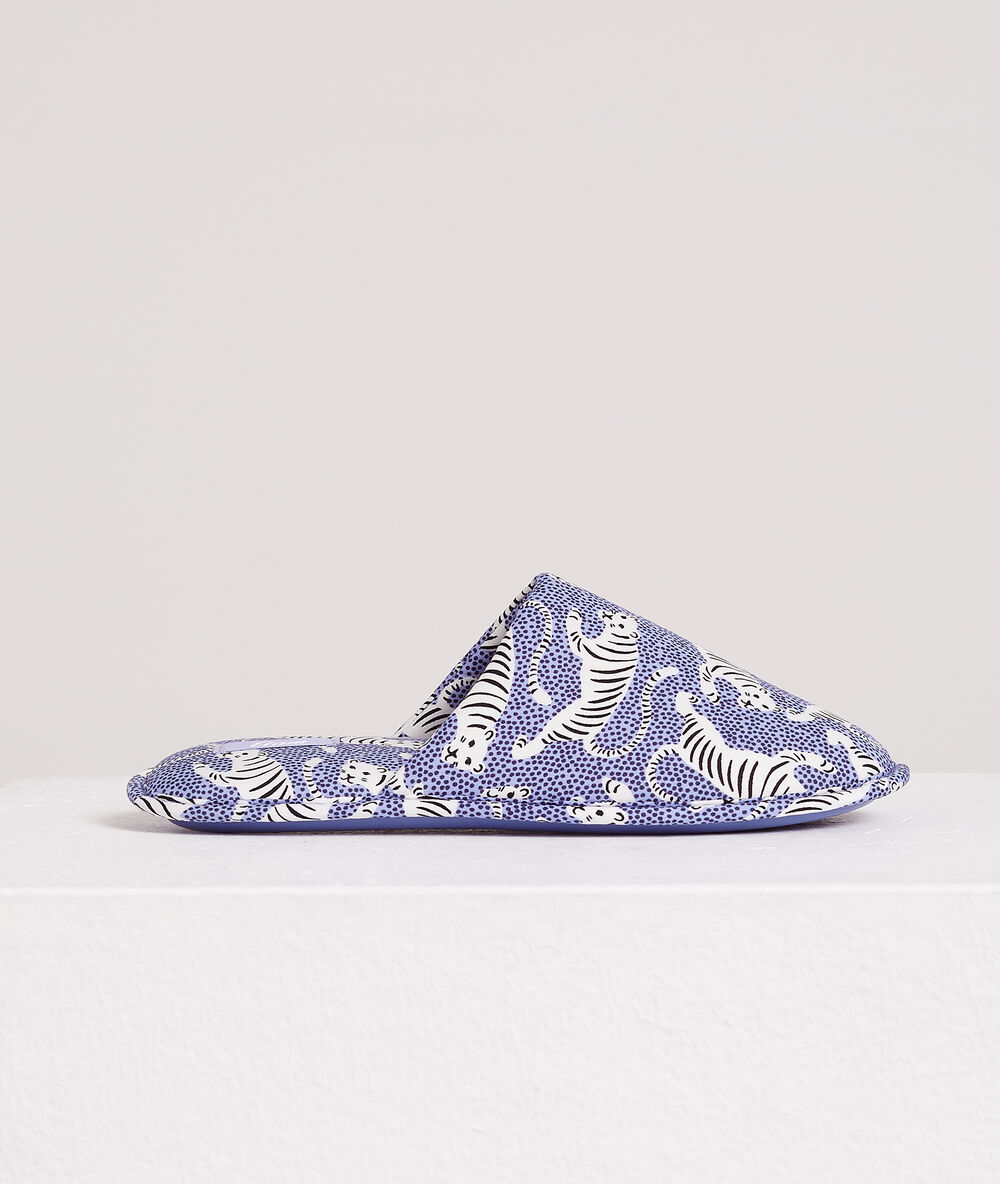 Zapatillas destalonadas estampado tigres azul.