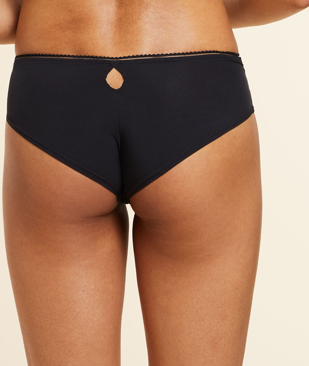 Culote de tul bordado negro.