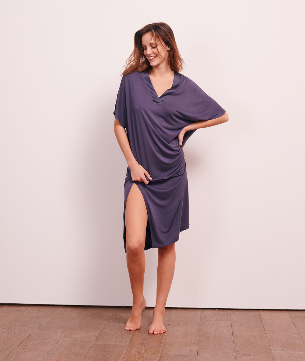 Chemise de nuit longue indigo.