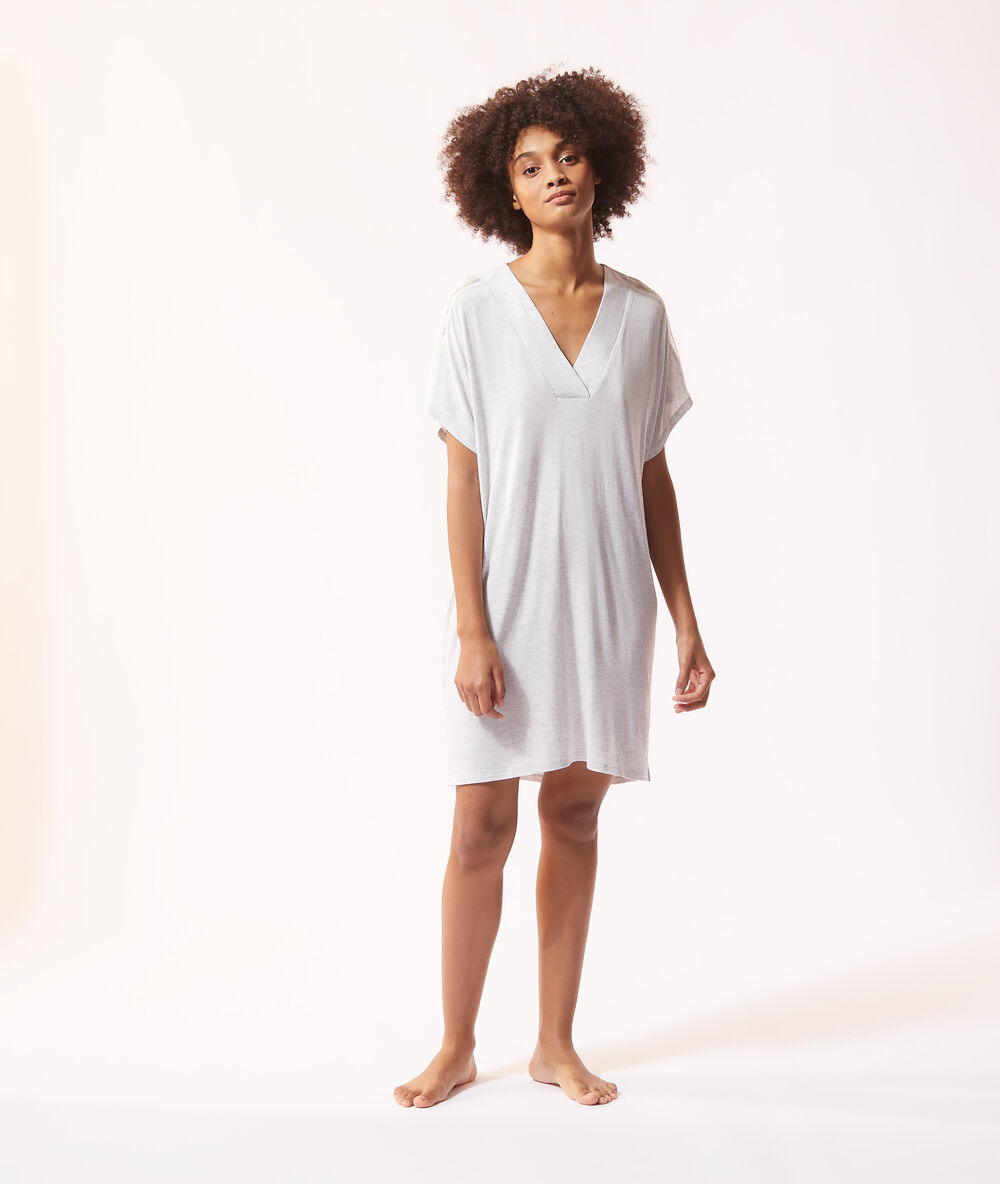 Camisón con motivos de encaje c.gris.