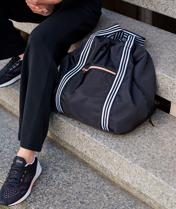 Bolsa de deporte con grandes asas Bolsa de deporte con grandes asas;${refinementColor}