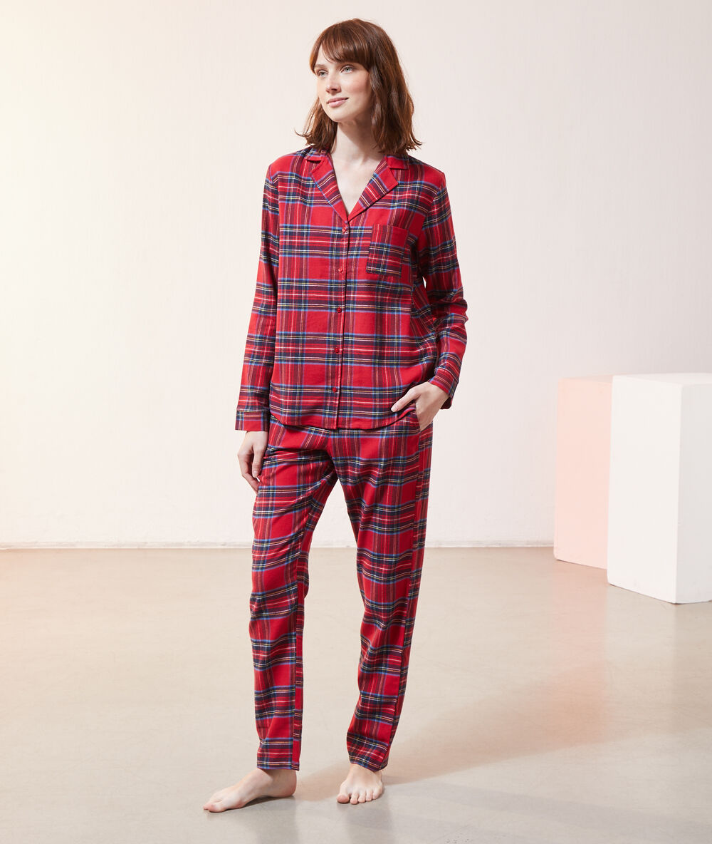Pantalón estampado de cuadros rojo.