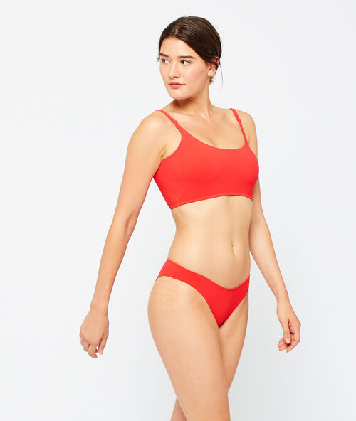 Top bikini liso rojo.