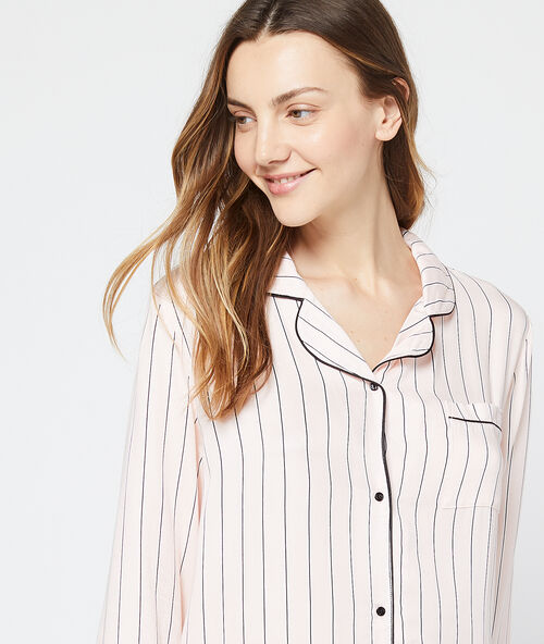 Camisón estilo masculino estampado de rayas rosa.