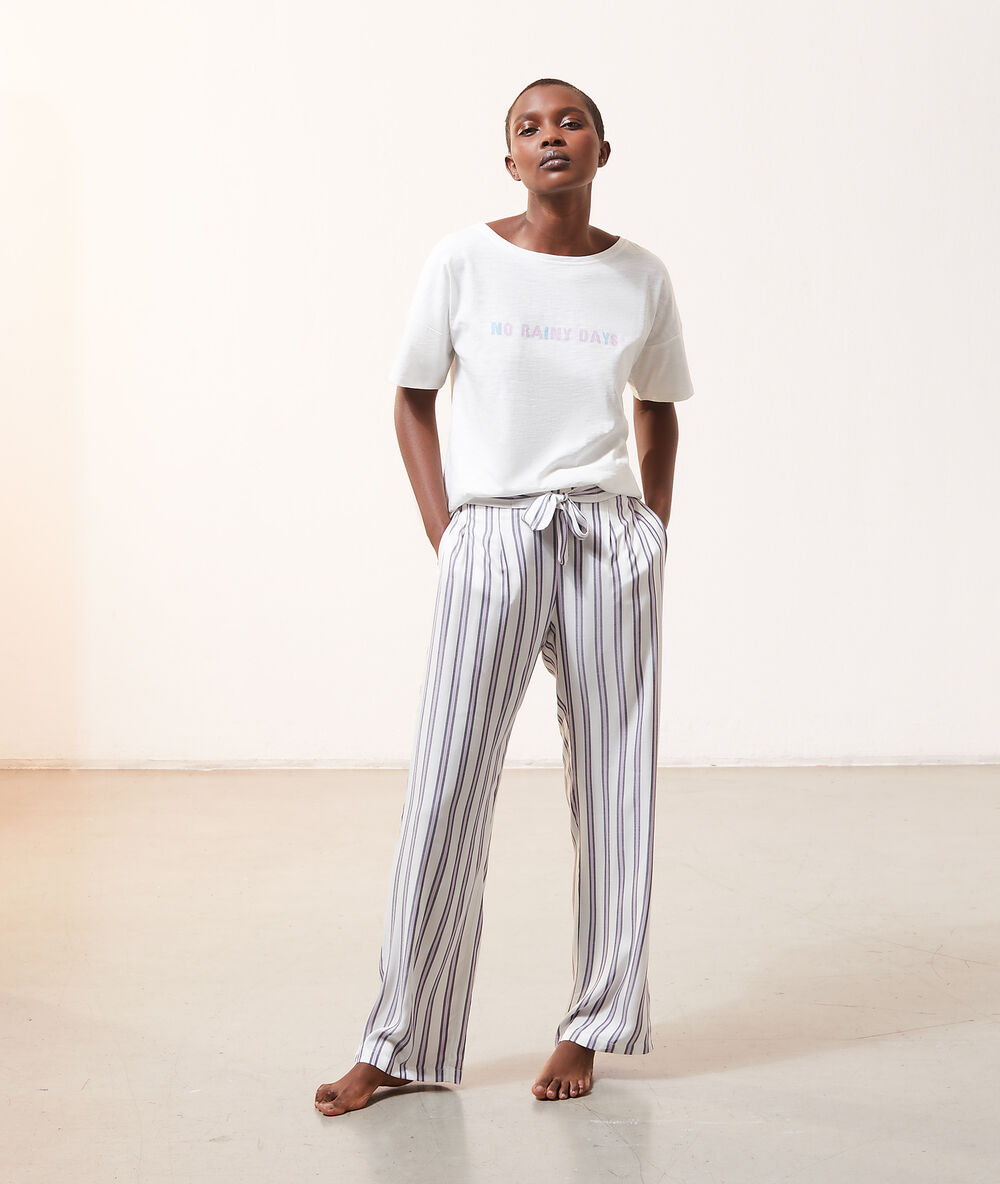 Pantalón pijama estampado de rayas crudo.