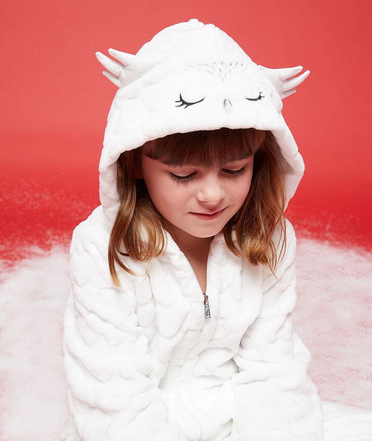 Mono infantil búho crudo.