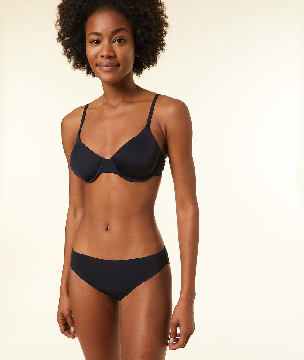 Braguita de microfibra negro.