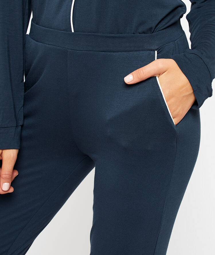 Pantalón liso turquesa.