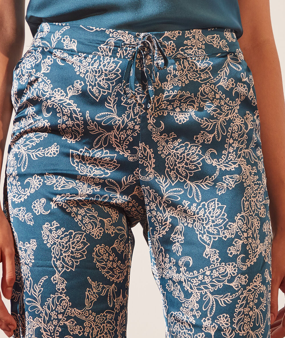 Pantalón pijama estampado verde.