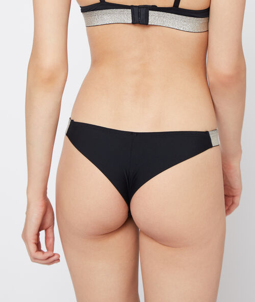 Tanga de encaje, fibras metalizadas oro.