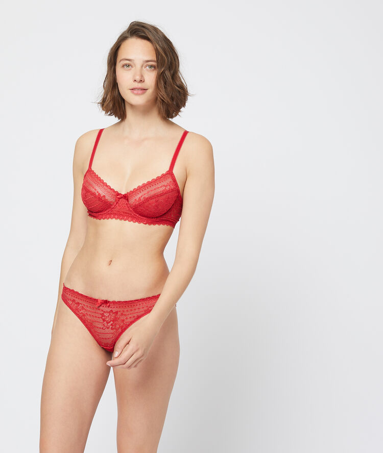 Braguita de encaje floral rojo.