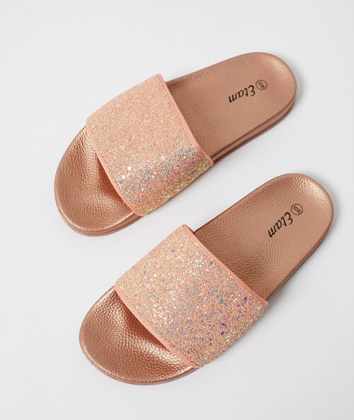 Chanclas con peque&ntilde;as lentejuelas rosa.