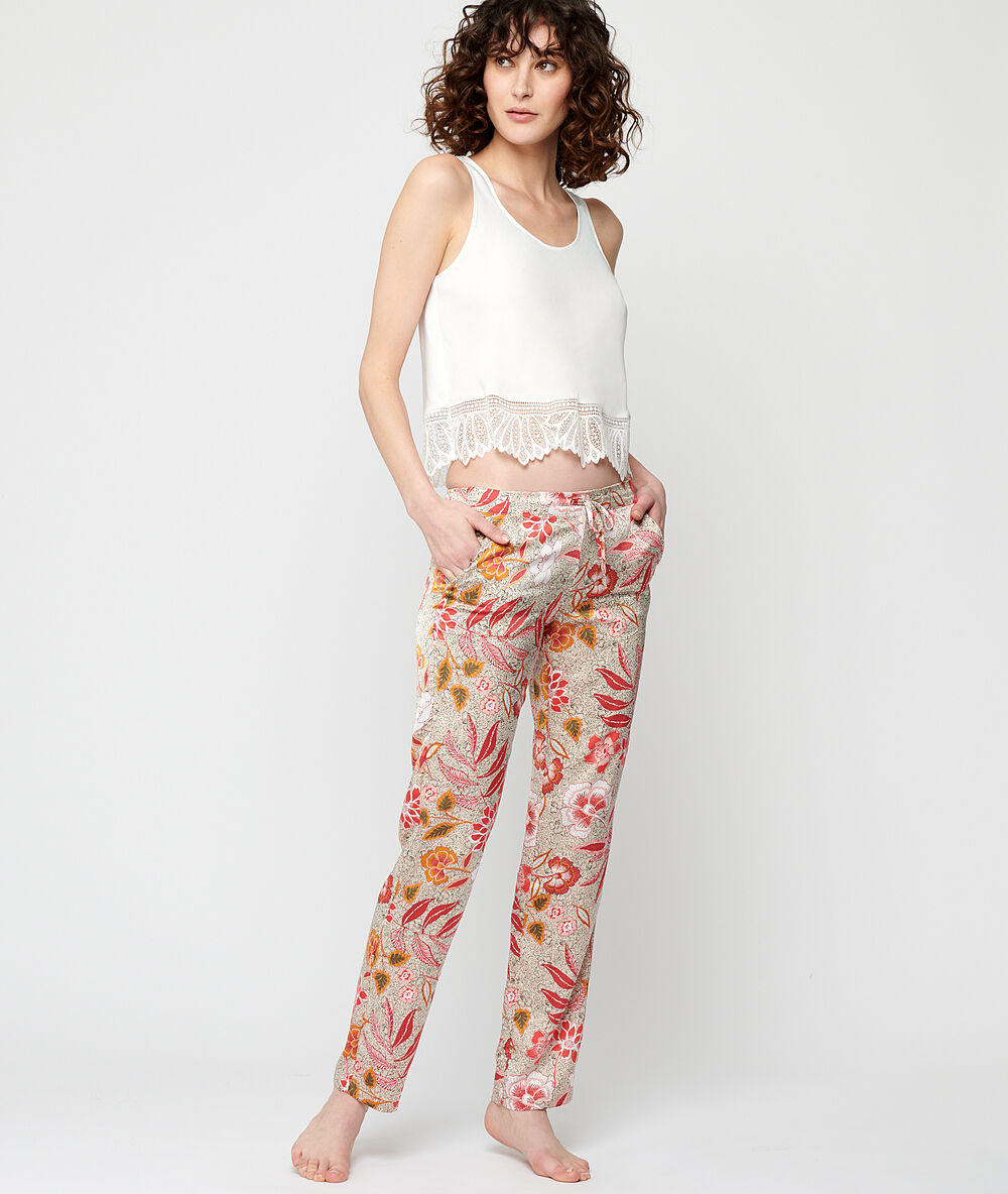 Pantalón de satén estampado rojo.