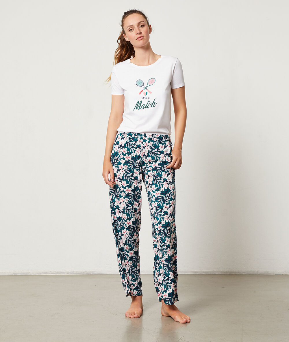 Pantalón estampado floral verde.