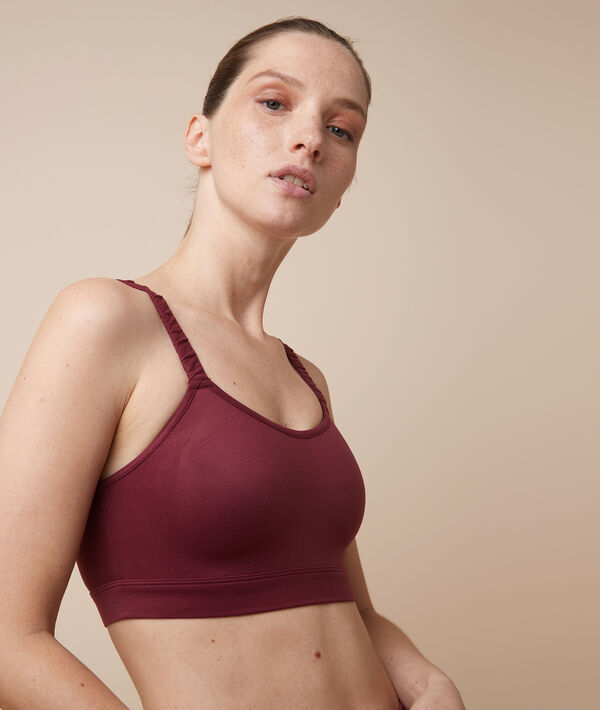 Top de yoga. Sujeción media Top de yoga. Sujeción media;${refinementColor}