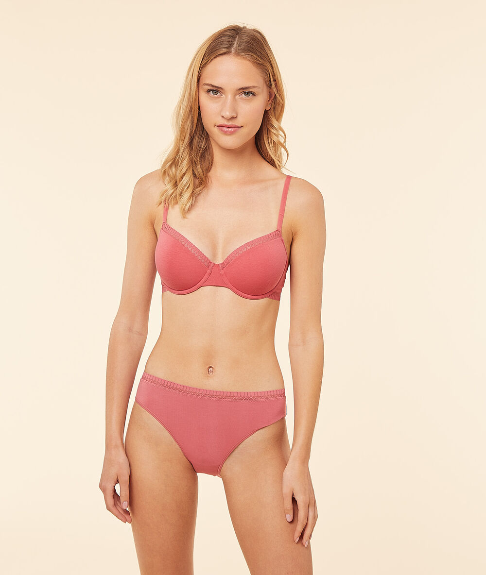 Braguita de algodón rosa.