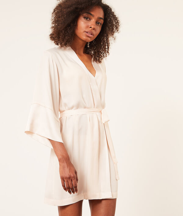 Bata tipo kimono de satén Bata tipo kimono de satén;${refinementColor}