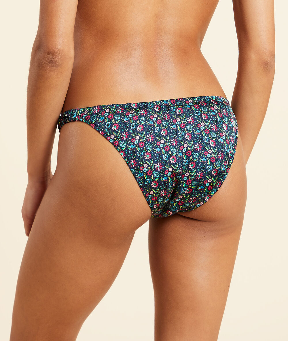 Braguita estampado floral marino.