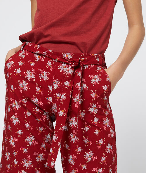 Pantalón capri estampado bajo holgado burdeos.