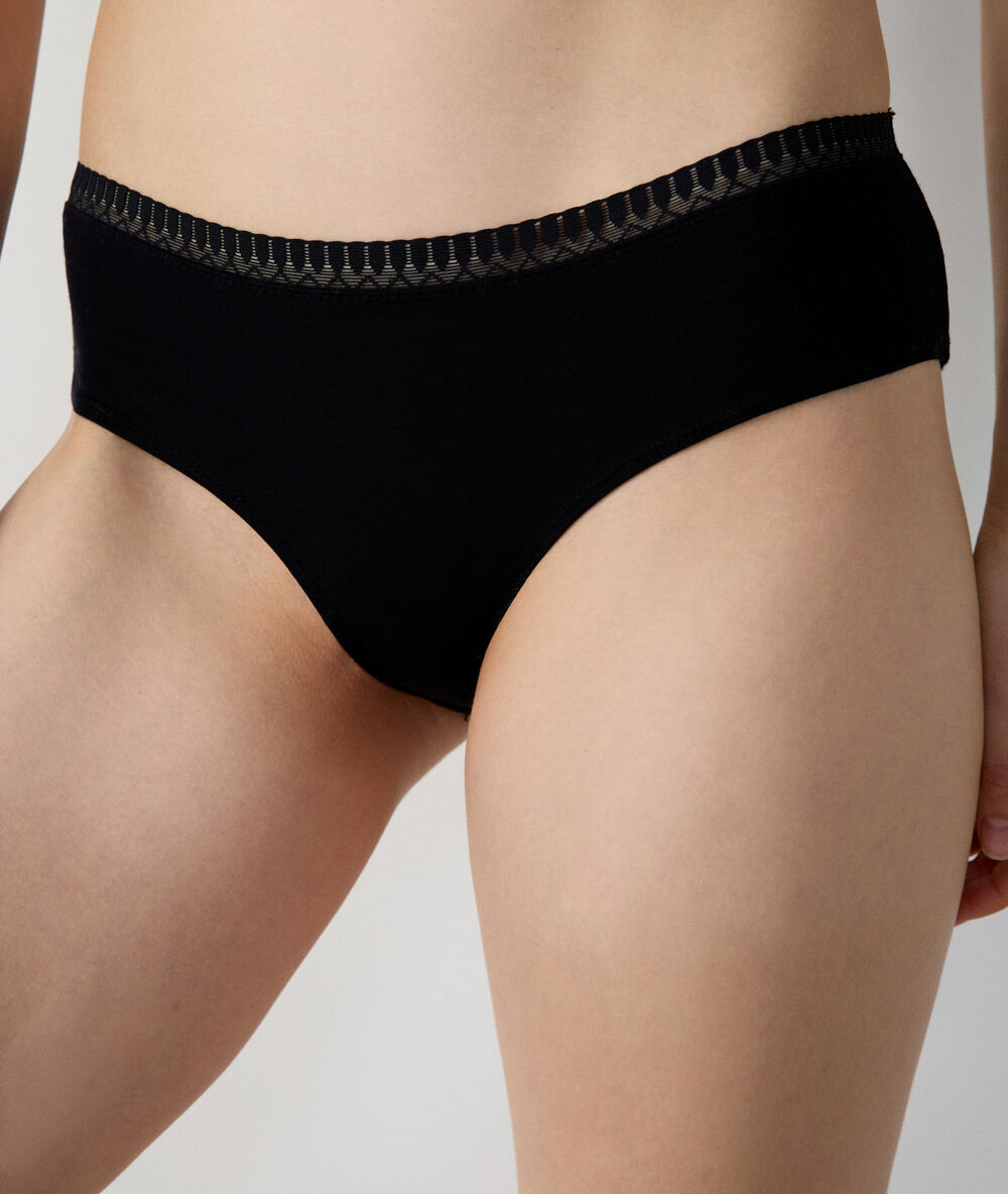 Culote de algodón negro.