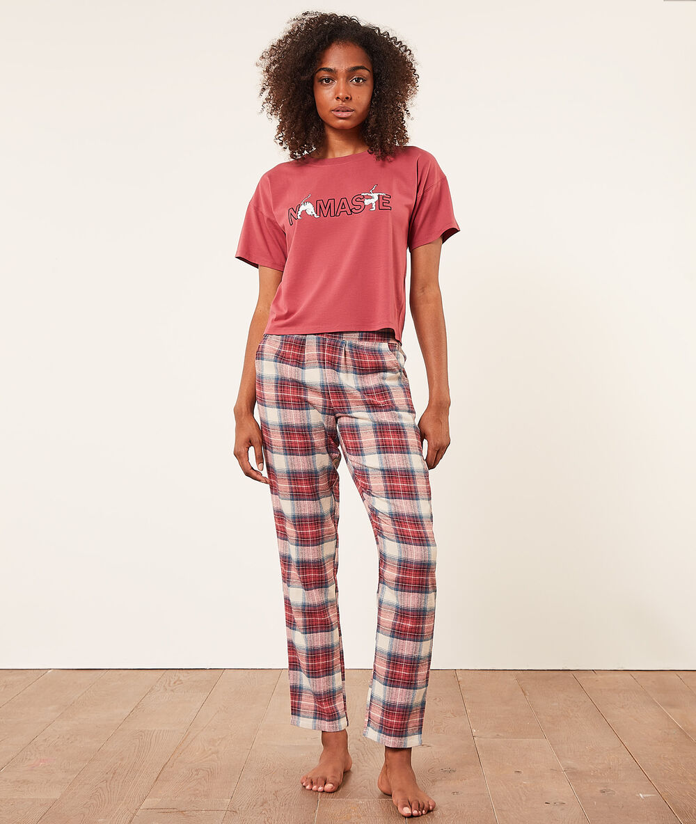 Camiseta manga corta 'namaste' ciruela.