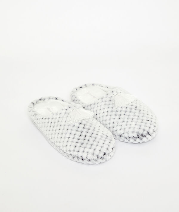Zapatillas con pompones Zapatillas con pompones