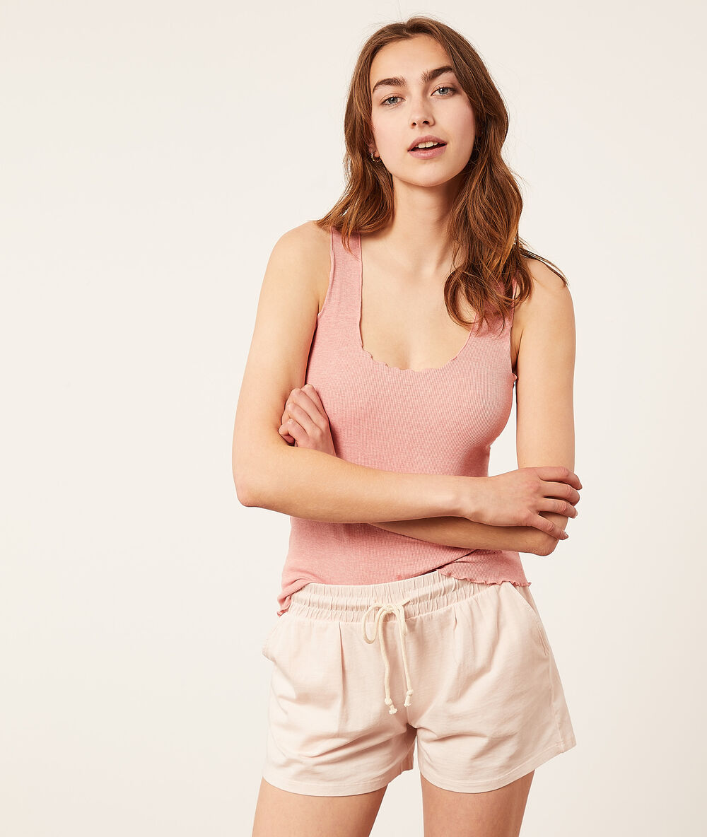 Top tejido canalé rosa.