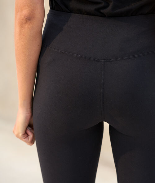 Leggings de yoga capri, motivos de encaje negro.