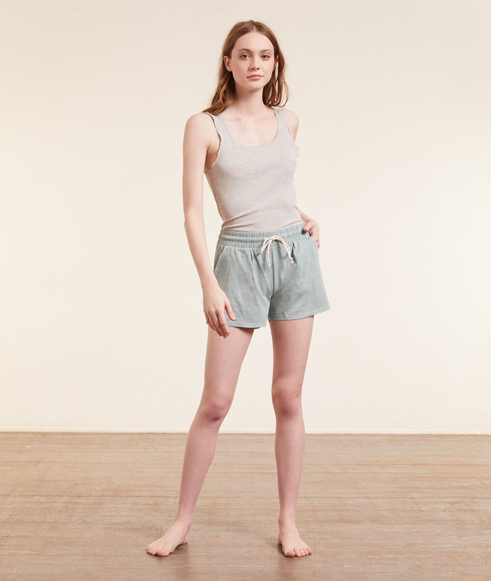 Pantalón corto pijama celadón.