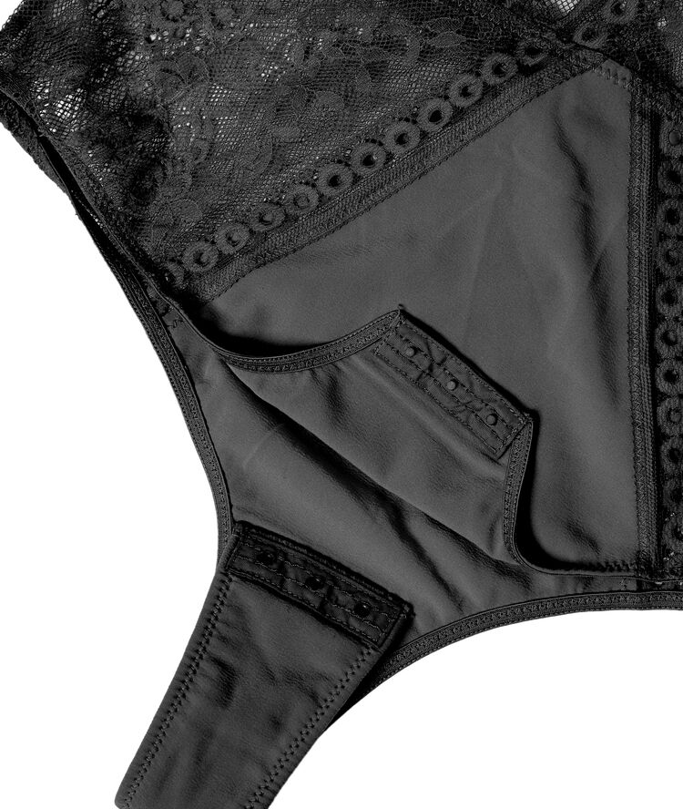 Body de encaje y microfibra, tirantes cruzados negro.
