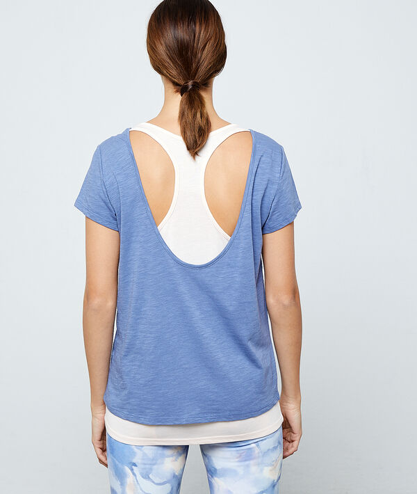 Camiseta deportiva con top integrado Camiseta deportiva con top integrado