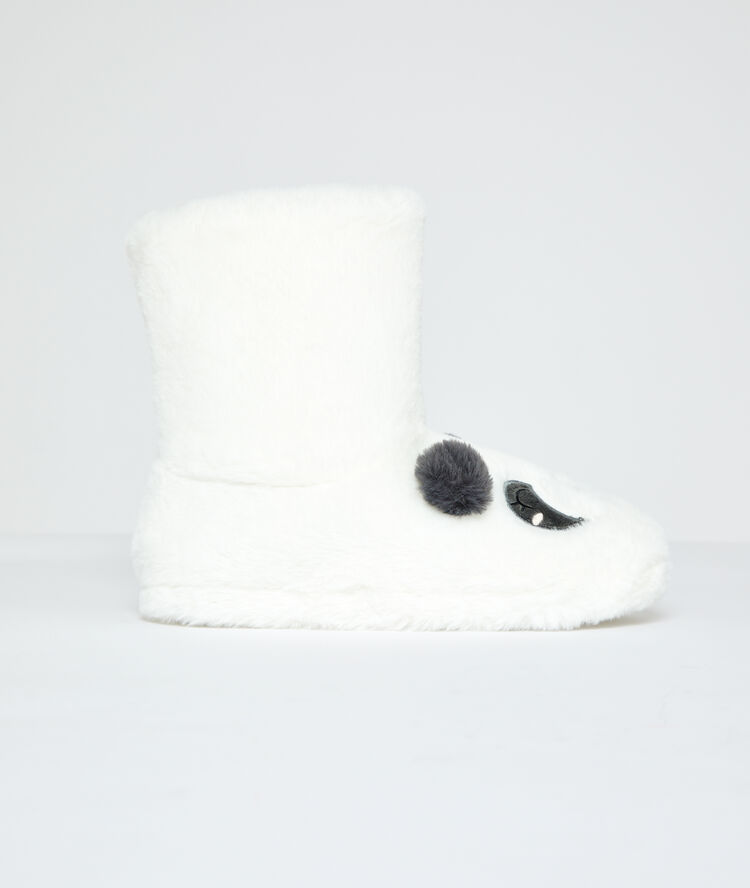 Zapatillas tipo botines panda crudo.
