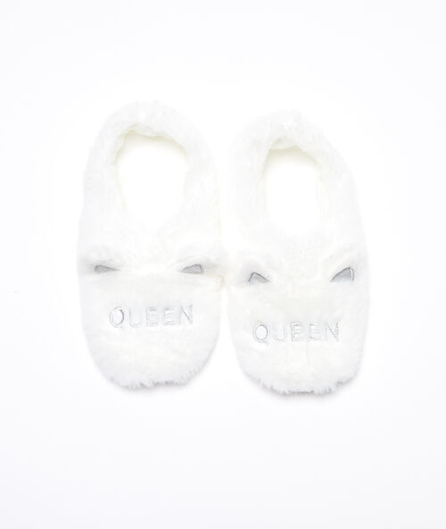 Zapatillas con pelo orejas de gato crudo.