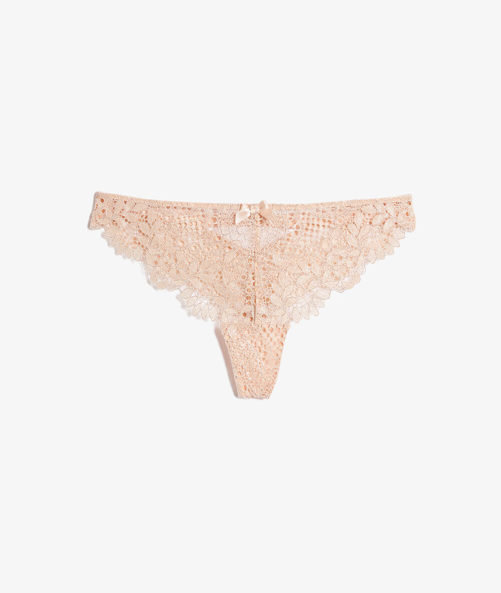 Tanga de encaje maquillaje.
