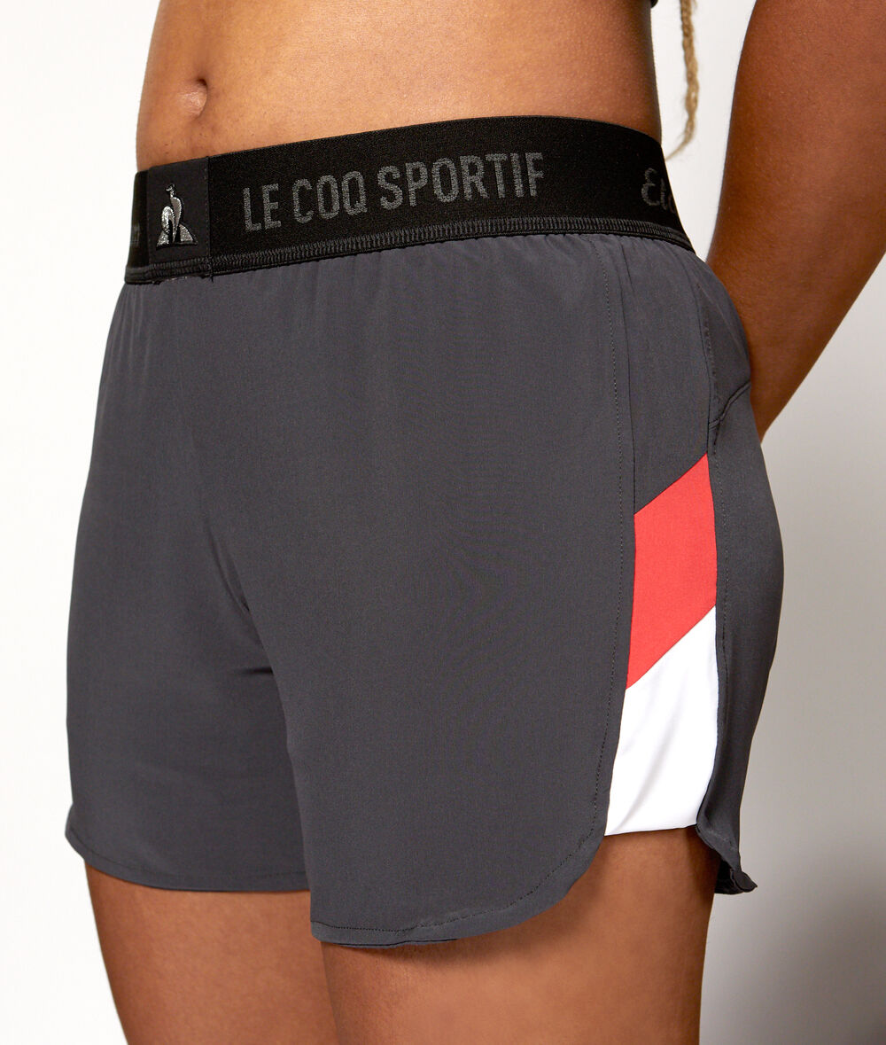 Pantalón corto deportivo antracita.