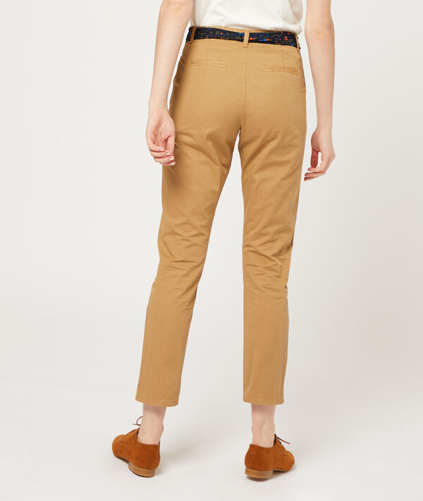 Pantalón recto con cinturón pañuelo Pantalón recto con cinturón pañuelo