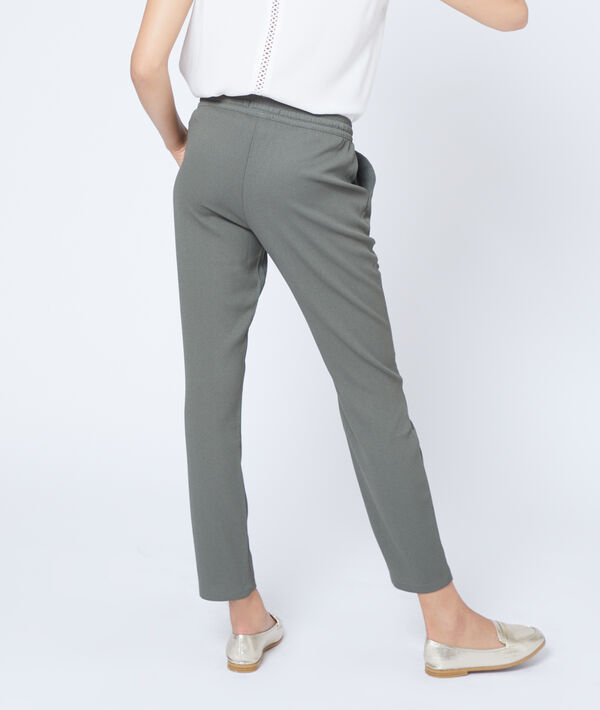 Pantalón alto con cinturón Pantalón alto con cinturón