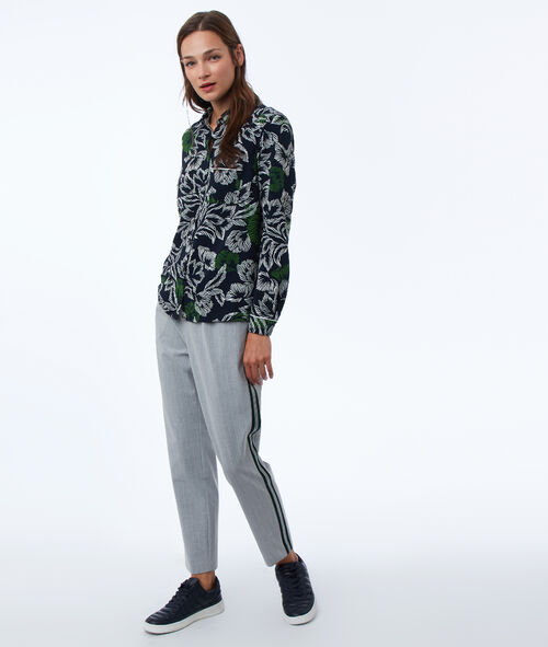 Pantalón corte masculino franjas laterales Pantalón corte masculino franjas laterales