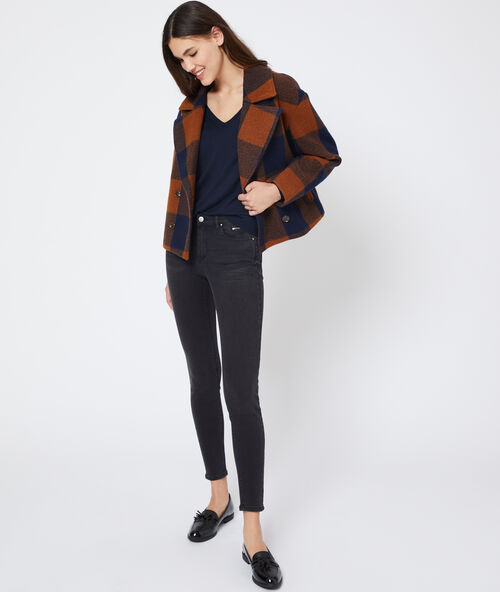 Pull col v en maille fine marine.