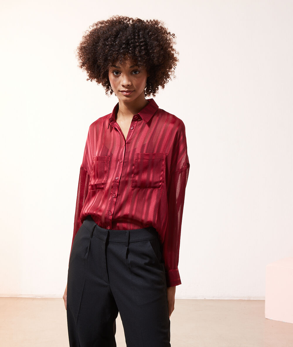 Camisa finas rayas, hilos metalizados cereza.