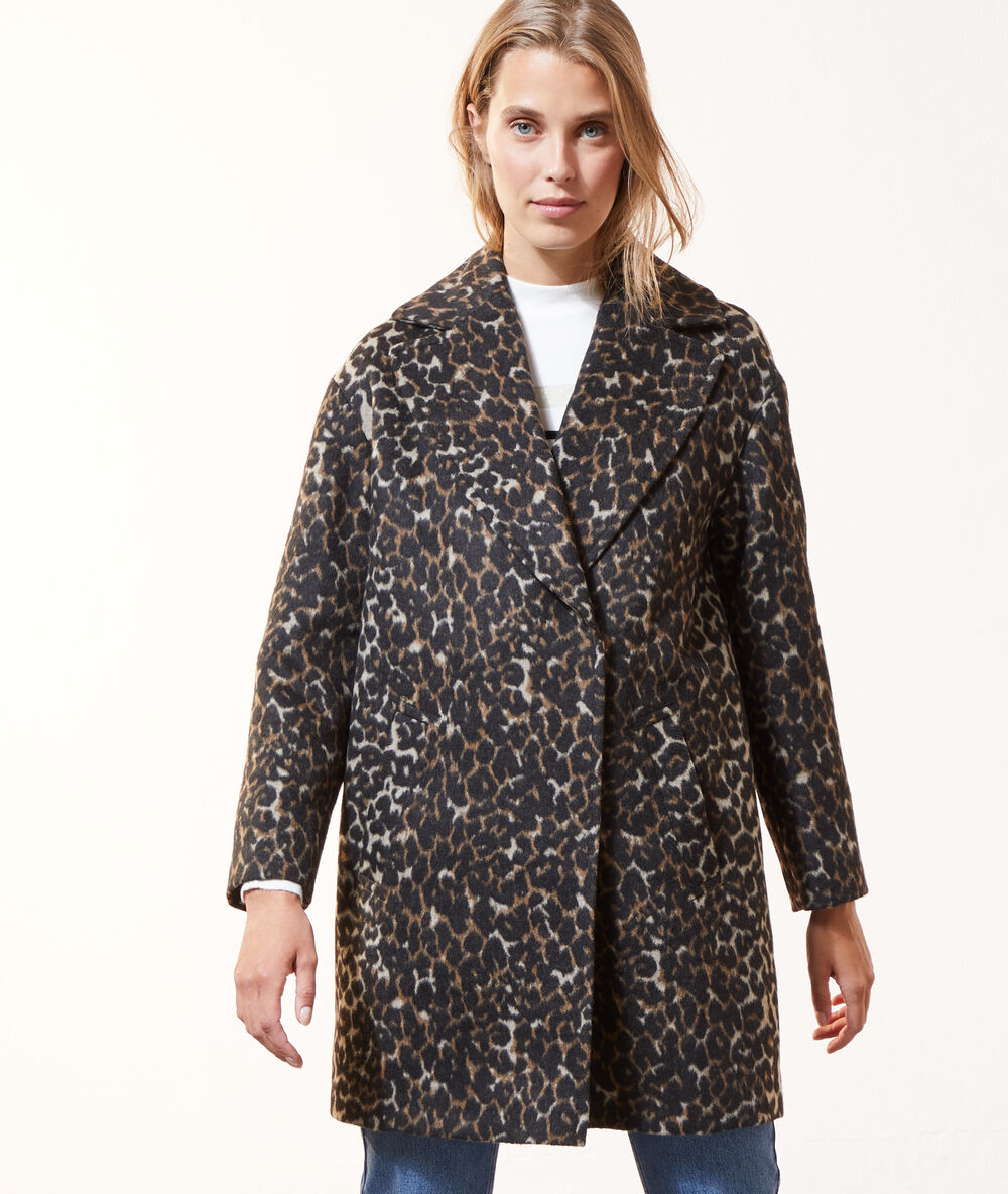 Abrigo recto estampado leopardo negro.