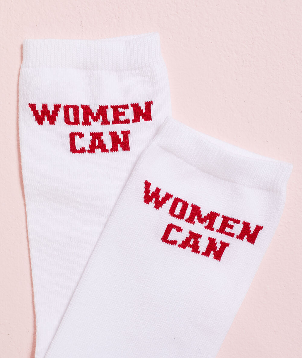 Calcetines 'woman can' blanco.