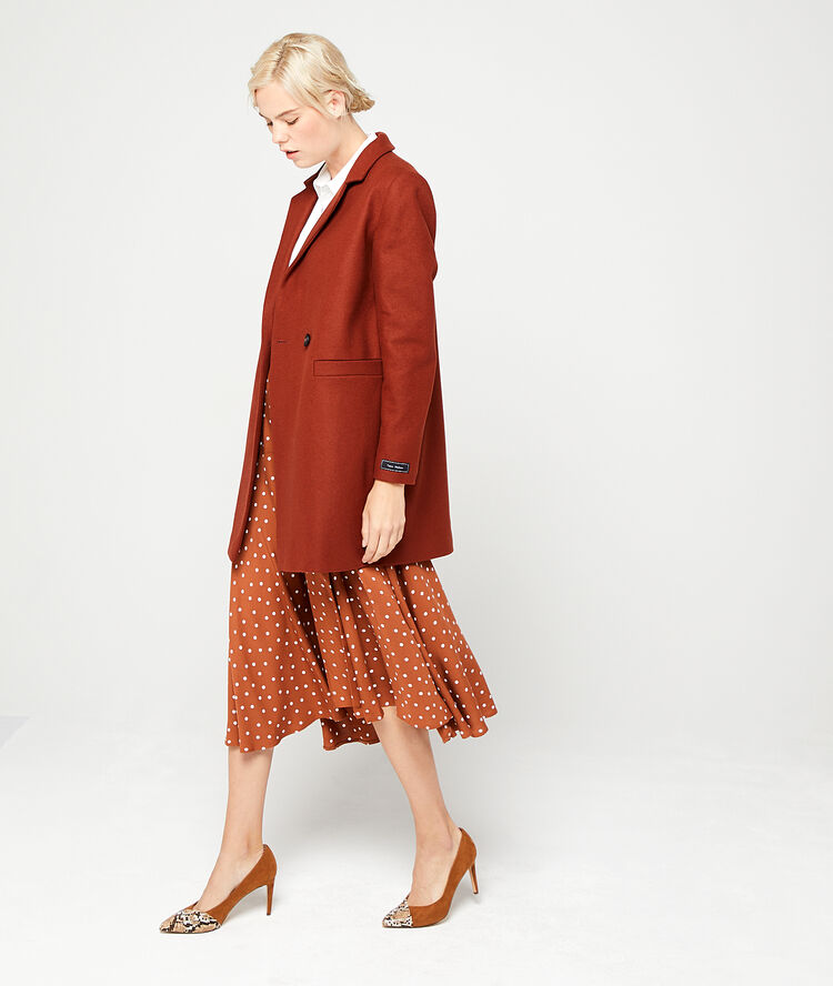 Abrigo masculino con mezcla de lana rojo.