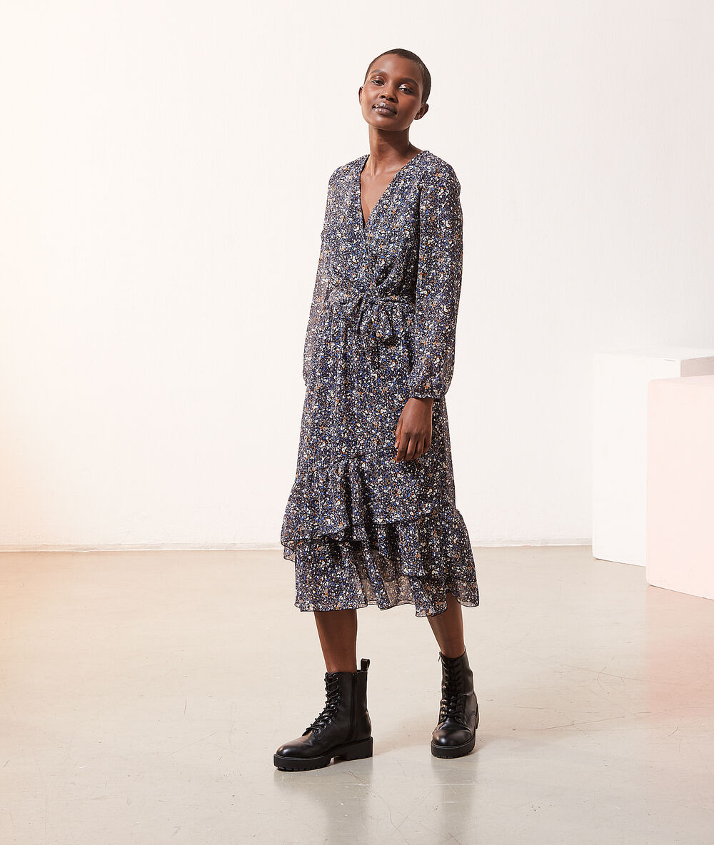 Robe longue cache-cœur imprimé fleuri bleu marine.