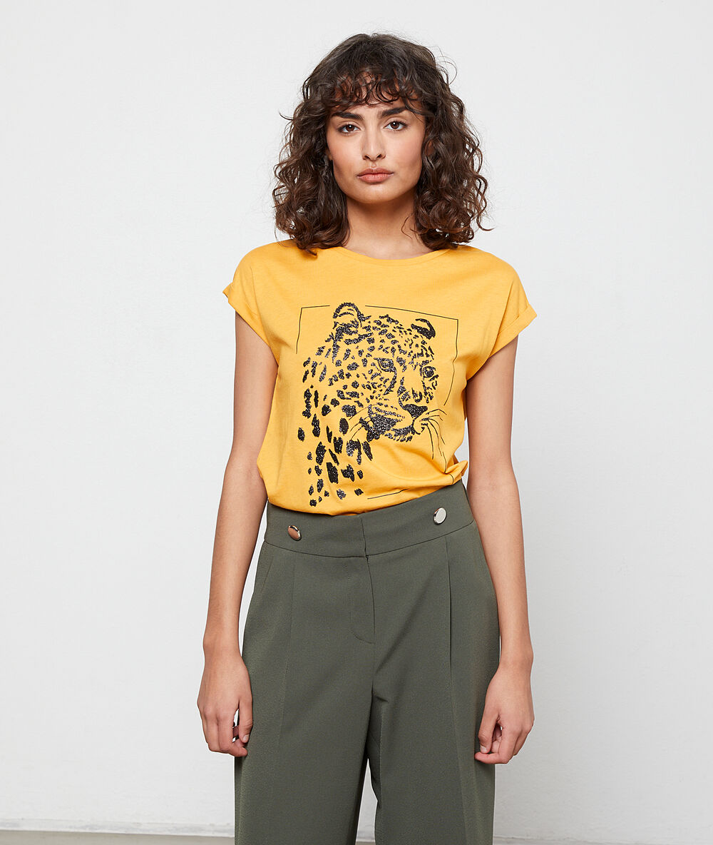 Pantalón ancho caqui.