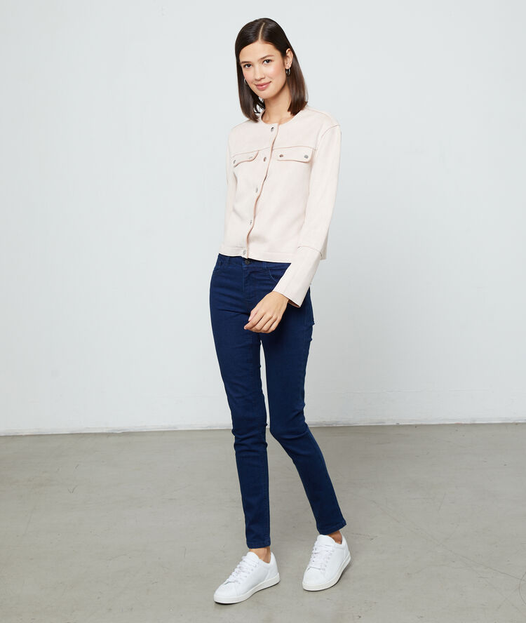 Chaqueta corta efecto ante crudo.