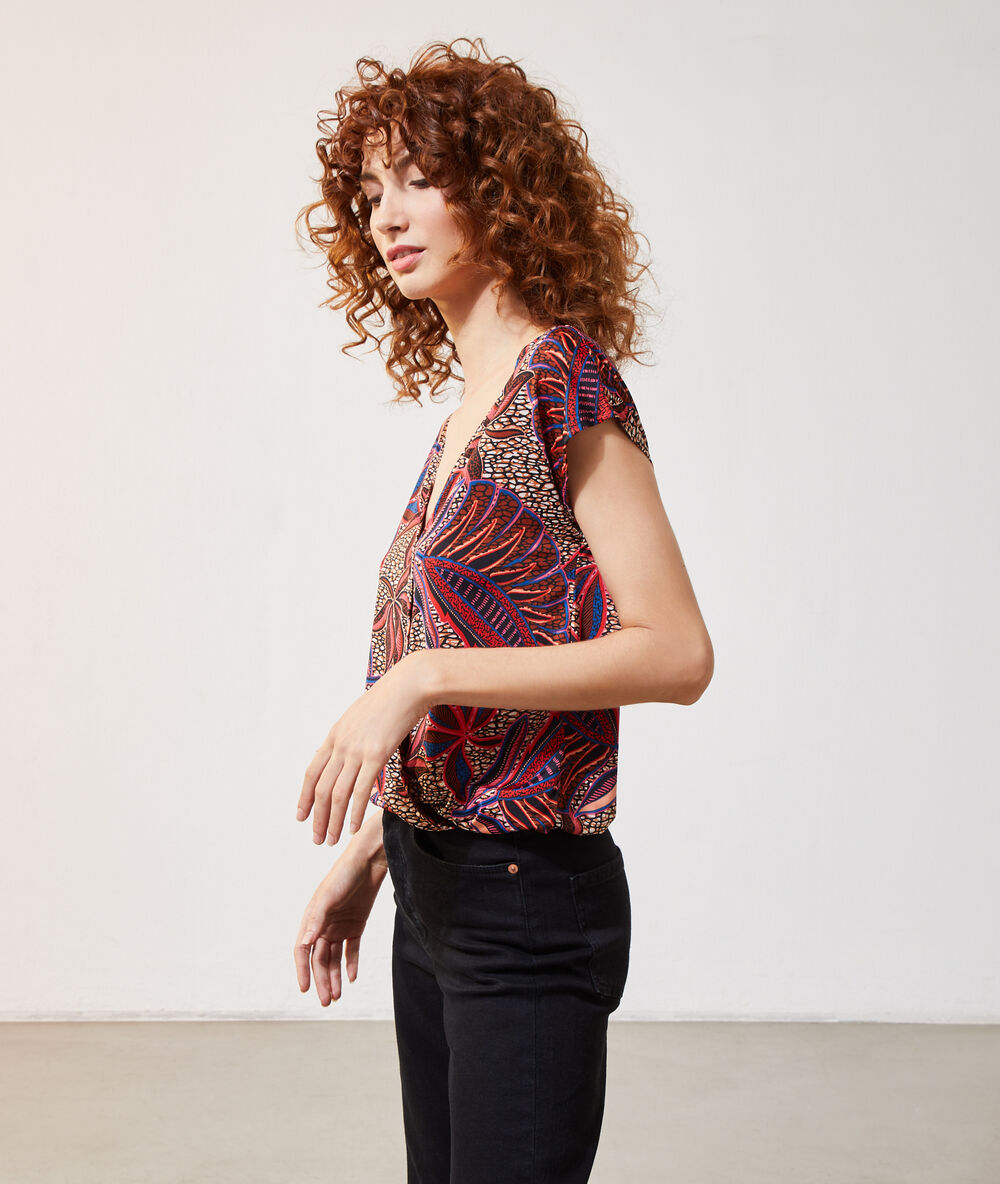 Top estampado hojas sabana.
